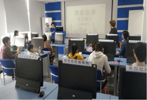 家門口的旅游咨詢服務(wù)來(lái)啦！一站式解決吃住行游購(gòu)?qiáng)? class=